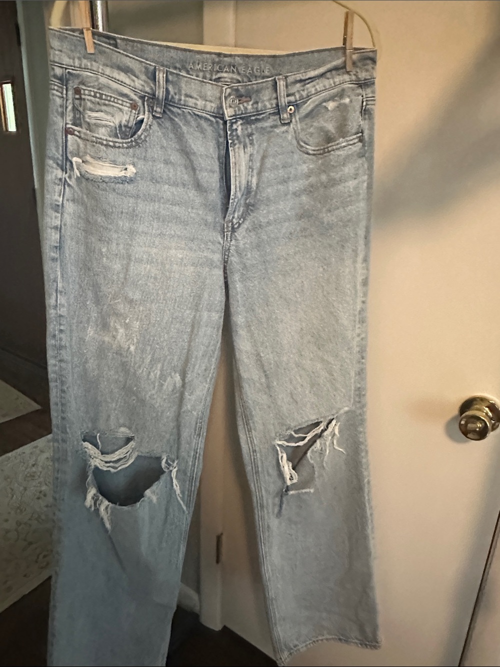 American Eagle Outfitters Light Wash Distressed Jeans